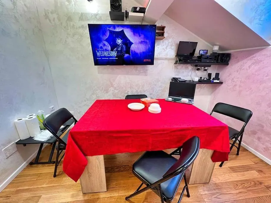 Taxi No-Need B&B - Metro, Train Station, Nightlife And Restaurants 0*, Milan