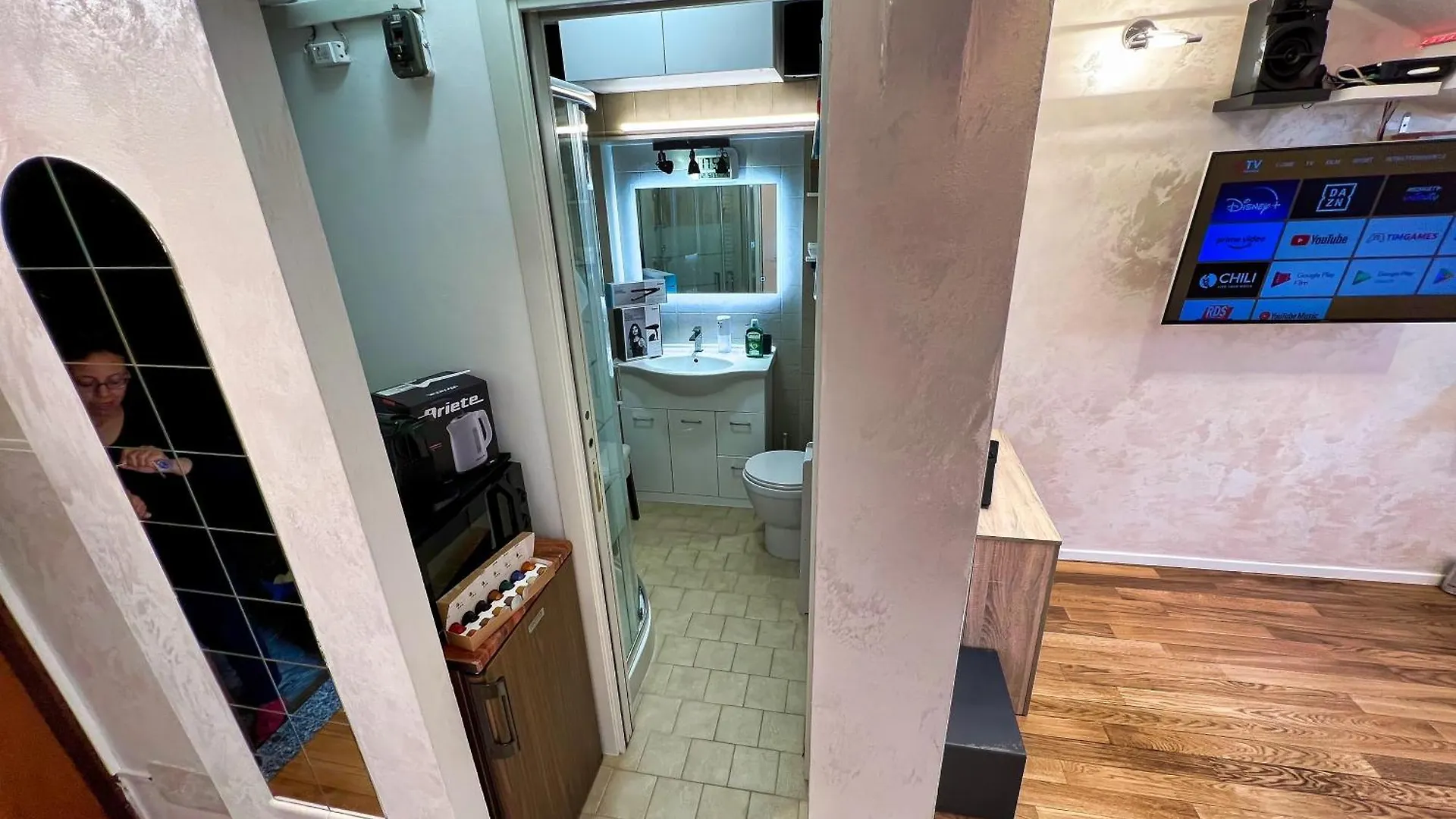 Apartment Taxi No-Need B&B - Metro, Train Station, Nightlife And Restaurants