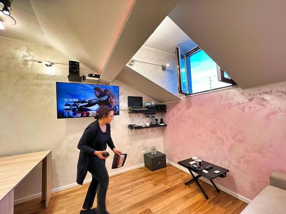 Taxi No-Need B&B - Metro, Train Station, Nightlife And Restaurants Apartment
