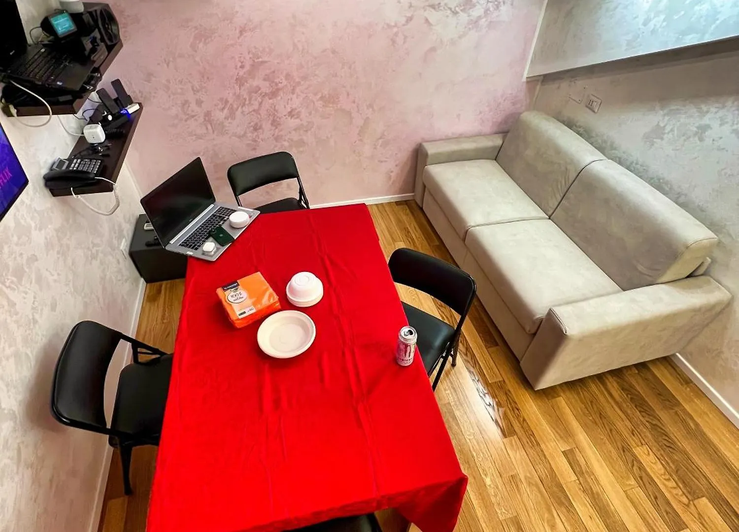 Taxi No-Need B&B - Metro, Train Station, Nightlife And Restaurants